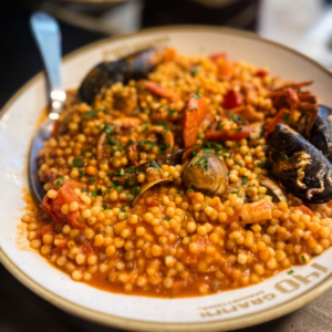 Fregola alla pescatora con frutti di mare, pasta fresca di 140 Grammi Pessina a Cagliari
